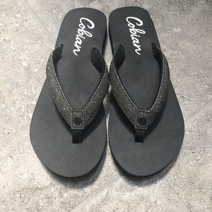 Cobian size 7 flip flops